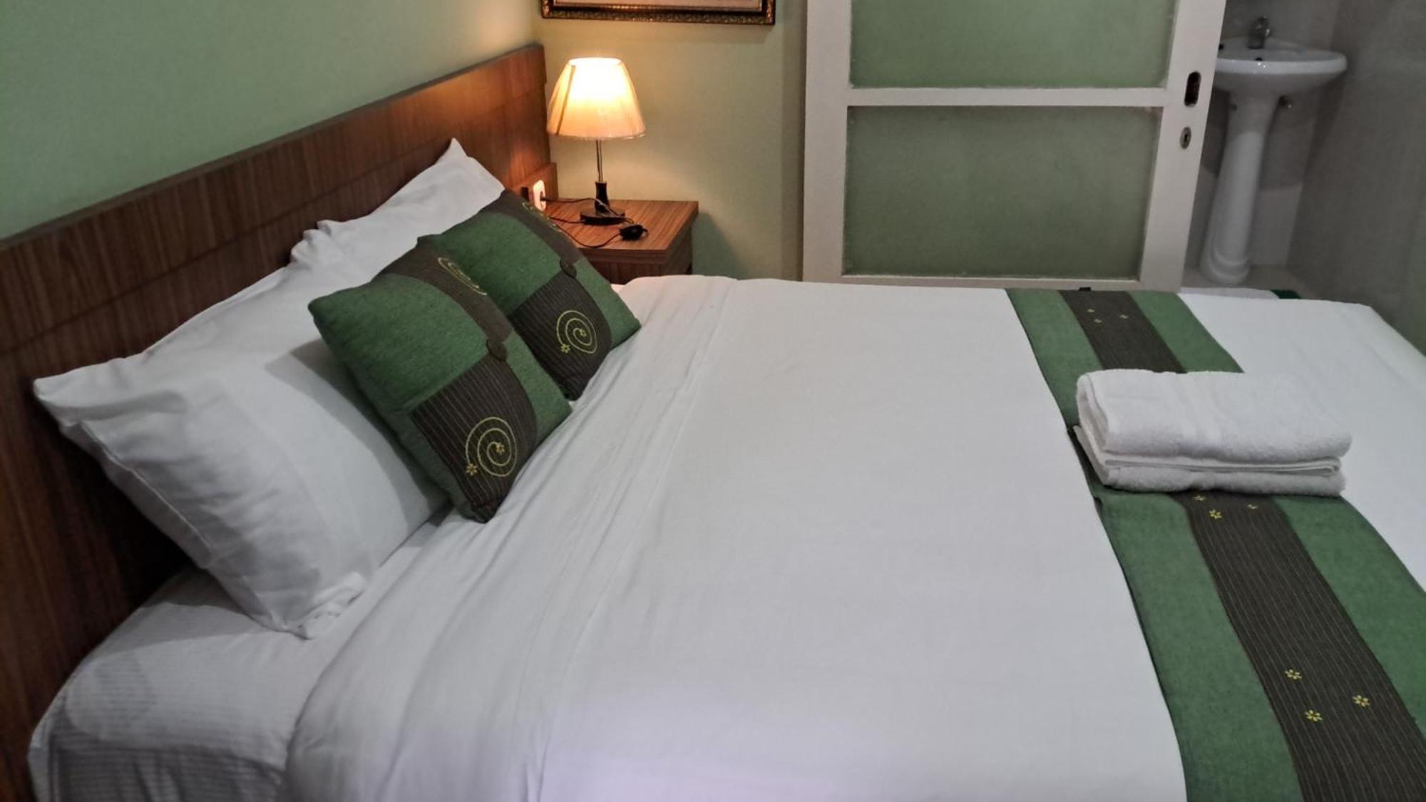 Griya Jene Homestay Syariah Ngabean الغرفة الصورة